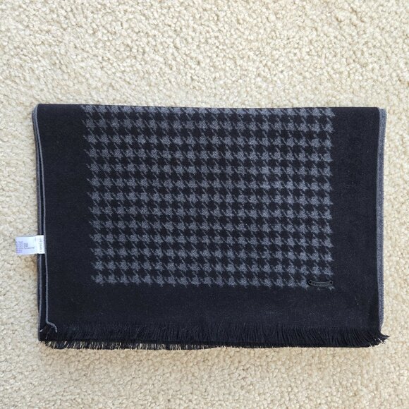 NWOT *SILK* Grey & Black Houndstooth Scarf - Picture 8 of 8